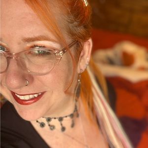 Meet your Posher, Tova